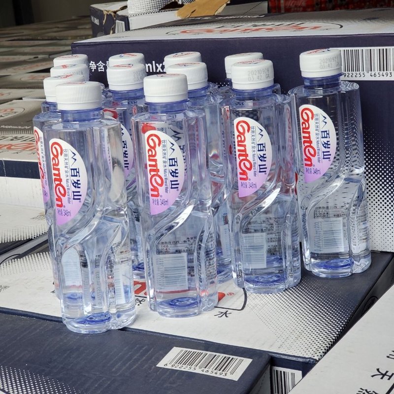 矿泉水行业:从水源到品牌之路